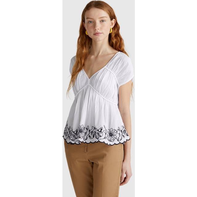 Benetton, Short Sleeve Blouse With Floral Embroidery, size XS, White, Women