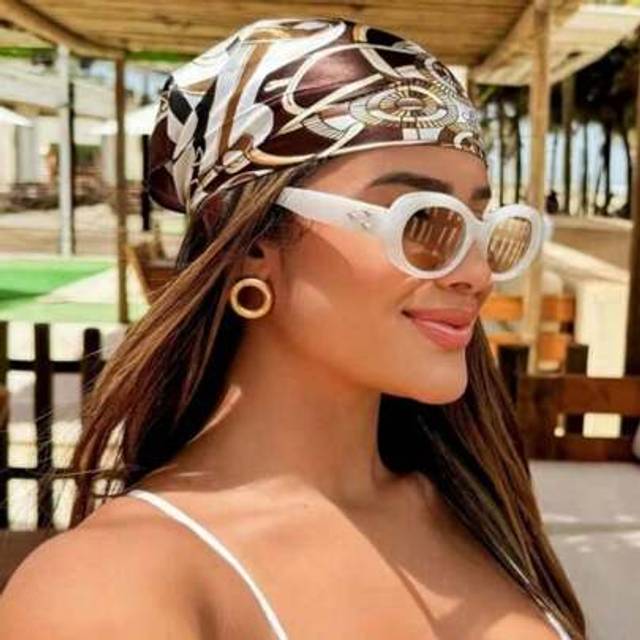 SHEIN 1PC Women&#39;s Bohemian Chain Printed Bandanas Square Scarf, Summer Multifunctional Vintage Silk Texture 50CM Scarf, Hair Accessories, Hair Scarf, Suitab