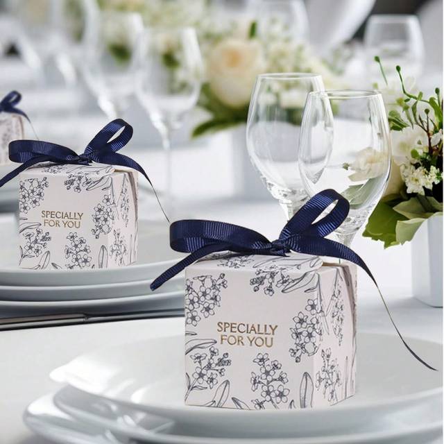 SHEIN 5/10pcs Floral Print Ribbon Gift Packaging Box, Creative Delicate &#34;Specially For You&#34; Wedding Favor Candy Bag Gift Box, Party Small Gift Birthday Vale