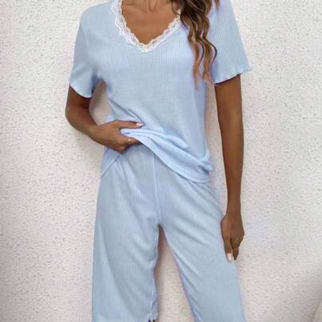 SHEIN Women&#39;s Lace Trim Contrast Color Short Sleeve Top & Shorts Pajama Set, Suitable For Spring, Summer, Vacation