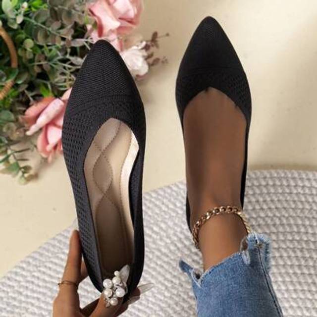 SHEIN Women&#39;s Fashion Pointed Toe Knitted Loafers, Solid Color Casual Slip-On Flat Shoes, Versatile