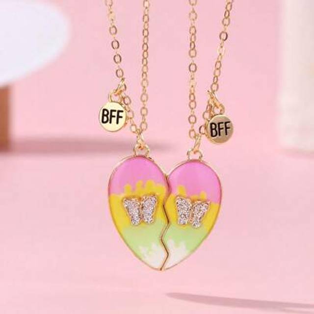 SHEIN 2pcs/Set Girls&#39; Zinc Alloy Gradient Color Heart Shaped Magnetic Necklace Set With Rhinestone Butterfly Decor, Suitable For Daily Wear And Hanging Out