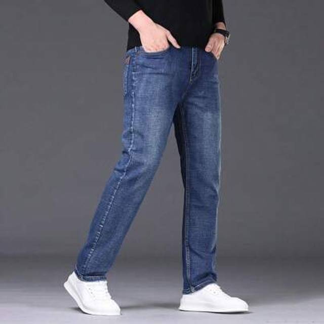 SHEIN Men&#39;s Casual Business Slim Fit Jeans With Pockets