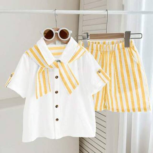 SHEIN Toddler Boys Casual Preppy Style Striped Cape Insert 2 In 1 Short Sleeve Shirt And Striped Shorts Set