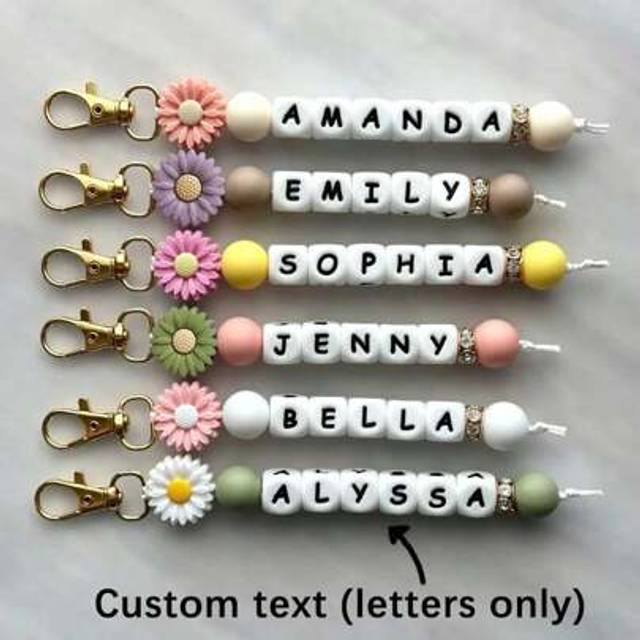 SHEIN 1PC Custom Daisy Silicone Keychain, Personalized Name Buckle, Commemorative Gift Letter,Charms Versatile,Functional,Lightweight Contracted,Business Ca