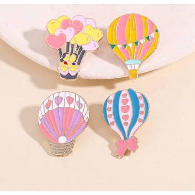 SHEIN 1/4pcs Creative Fashion Hot Air Balloon Brooch, Fashion Personalized Alloy Badge, Bag Accessories, Kids Gift, Sisters Gift, Enamel Pin, Safety Pin, Ca