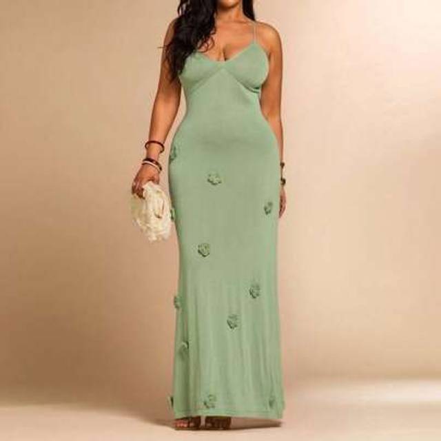 SHEIN Plus Size Women&#39;s Elegant Solid Color 3D Floral Decor Backless Spaghetti Strap Extra Long Knit Dress