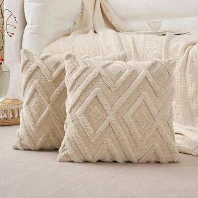 SHEIN Set Of 2 Faux Fur Cream White Throw Pillow Covers 18x18,Soft Checkborad Pattern Decorative Boho Pillow Cover Case Cushion Cover For Sofa Couch Bed Liv
