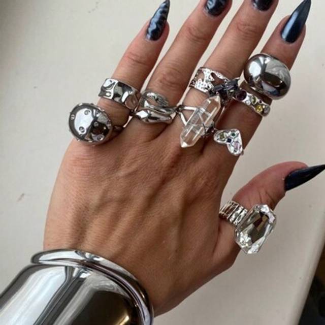 SHEIN 10pcs Asymmetrical Geometric Thick Plastic Rhinestone Resin Layered Stacking Rings Set, Mixed Color Rhinestone Heart Finger Rings For Women, Party Dai