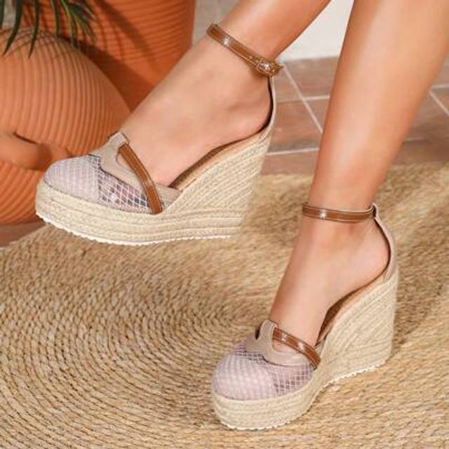 SHEIN Women&#39;s Platform Wedge Heel Sandals, Woven Straw Sole Casual Elegant Ladies Flats. Colors: White, Black, Red, Gold, Green, Yellow.