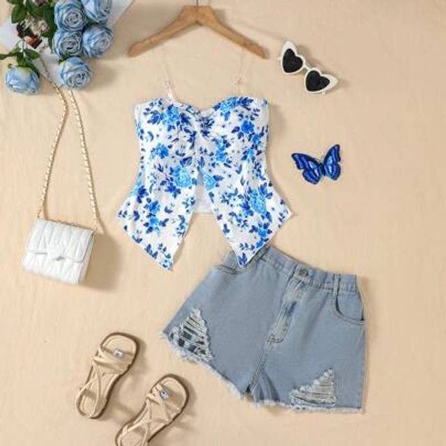 SHEIN Teenage Girls Ditsy Floral Strap Tank Top & Casual Denim Shorts 2Pcs Set, Summer