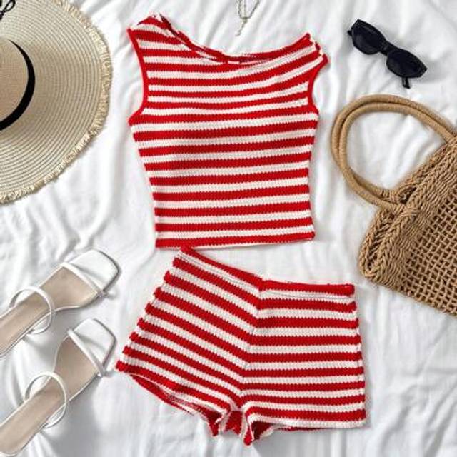SHEIN Teen Girls 2pcs/Set Striped Jacquard Knit Asymmetric Shoulder Fitted Top And Ultra Low Waist Skinny Shorts, Suitable For Holiday, Party, Christmas, Va