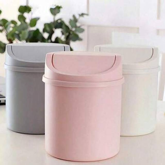 SHEIN 1pc Mini Garbage Bin, Covered Small Trash Can, Desktop Trash Can, Plastic Desktop Waste Paper Basket, Swing-Top Design To Prevent Odor Leakage, Used F