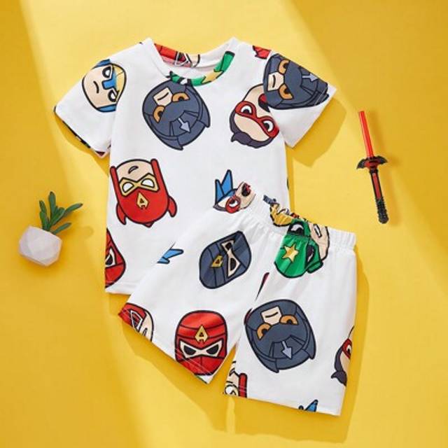 SHEIN 2pcs/Set Young Boy Streetwear Casual Everyday Versatile Minimalist Funny Cartoon Hero Print Crew Neck Short Sleeve T-Shirt And Shorts Set, Suitable Fo