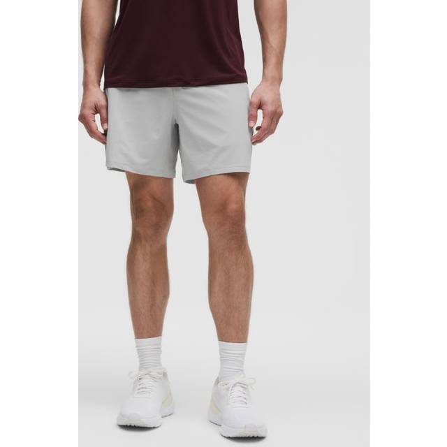 lululemon – Pace Breaker Shorts mit Liner für Männer – 18 cm – Größe XS in Silver Drop
