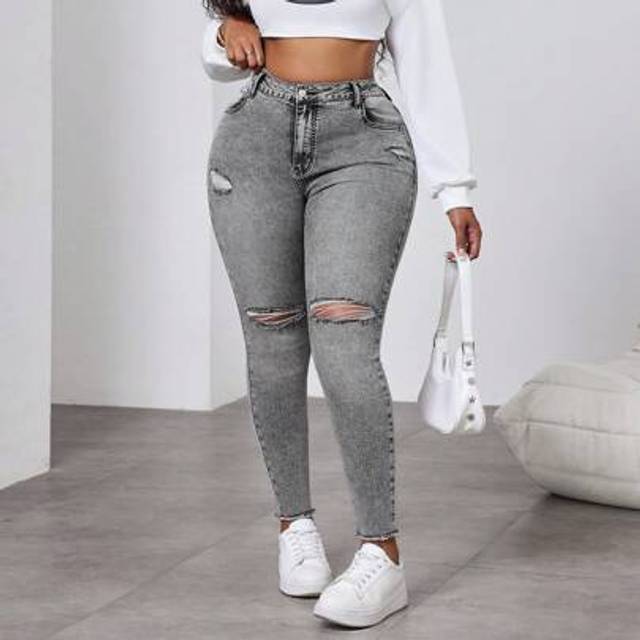 SHEIN Plus Size Grey Jeans Comfortable High-Stretch Denim Summer-Friendly Ripped Leggings With Pockets,Curve Plus ,Hoho Vacation