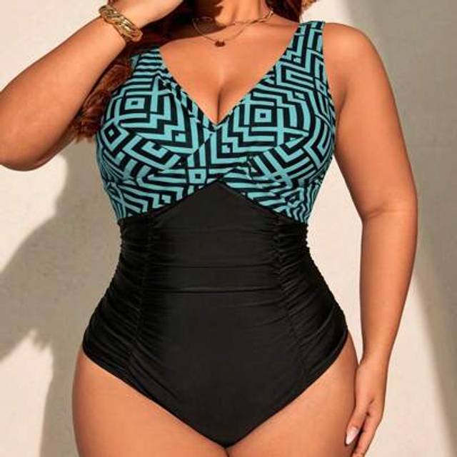 SHEIN Plus Size Women Geometric Print Ruched One-Piece Swimsuit