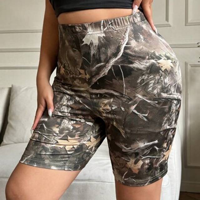 SHEIN Plus Size High Waist Maple Leaf Print Skinny Shorts