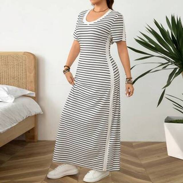 SHEIN Plus Size Black And White Striped V Neck Short Sleeve Maxi Casual Sport Dress Women&#39;s Summer Clothing Holiday Bohemian Dress Plus Size Women&#39;s Summer