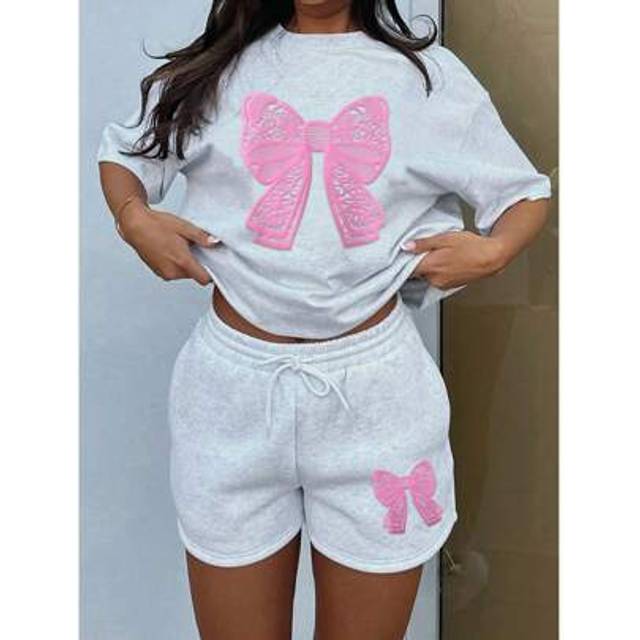 SHEIN 2 Pieces Women&#39;s Casual Loose Fit Printed Short Sleeve T-Shirt And Shorts Set, Fashion Daily Resort Wear Butterfly Print Loose Minimalist Outfit, Holi