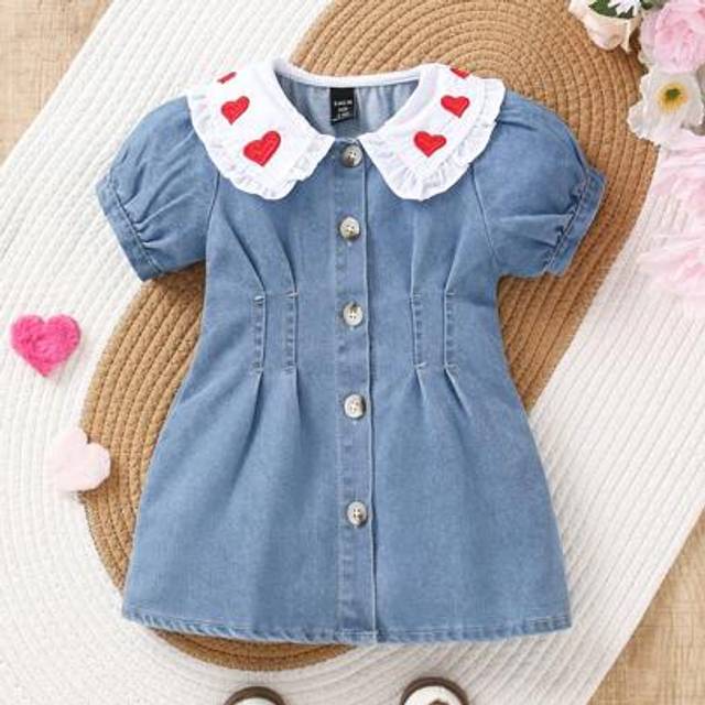 SHEIN Infant Girls&#39; Washed Casual Fitted Playful Heart Embroidered Denim Dress, Simple And Fashionable Versatile Design For Daily Wear