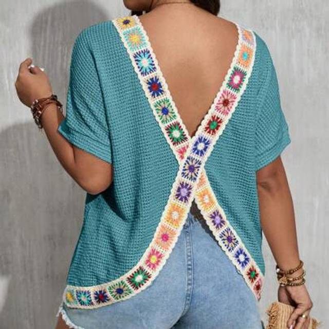 SHEIN Plus Size Solid Color Patchwork Crochet Trim Round Neck Back Split Short Sleeve T-Shirt Graphic Tees Women Tops