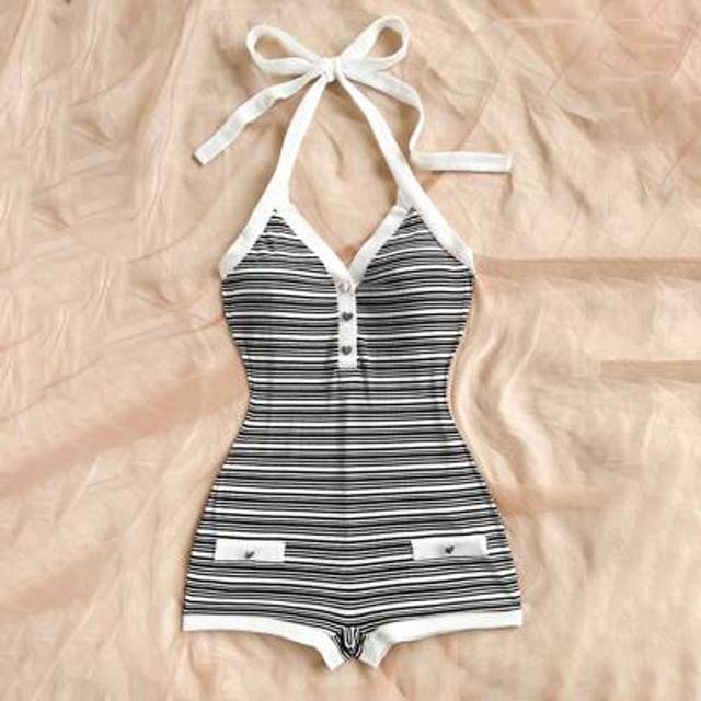Soleia Vintage Black & White Striped Contrast Color Heart Metal Buckle Decor Jumpsuit