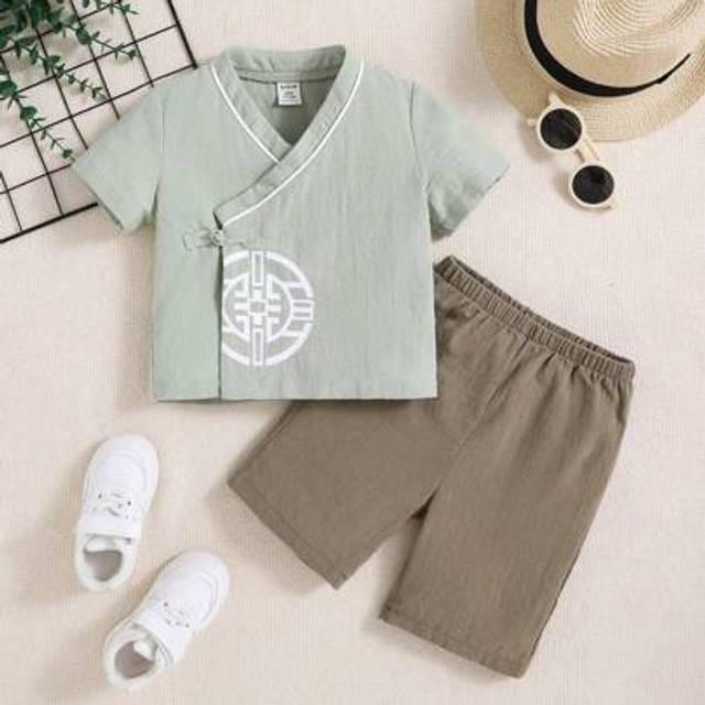 SHEIN Baby Boy&#39;s Chinese Style Color Block Short Sleeve Shirt With Elastic Waist Shorts Hanfu Outfit For Summer