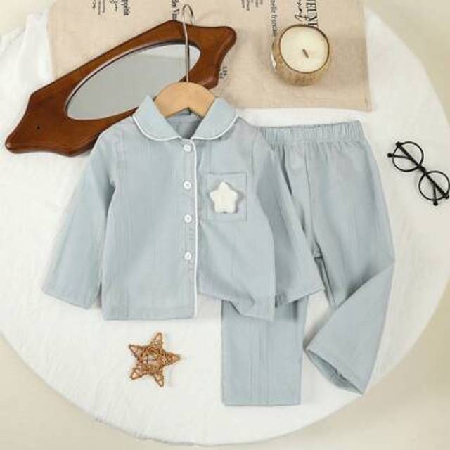 SHEIN 2pcs Baby Boys Soft Smooth Wave Striped Pocket Plush Star Decor Contrast Trim Collar Top & Pants Home Outfit, Casual & Comfortable