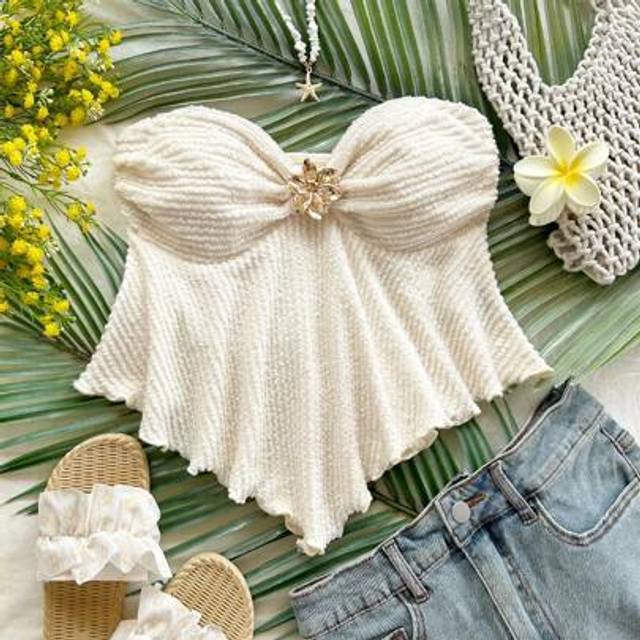 Soleia White Flower Metal Decor Knit Tube Top For Women, Suitable For Beach, Resort, Dating,Tube Top