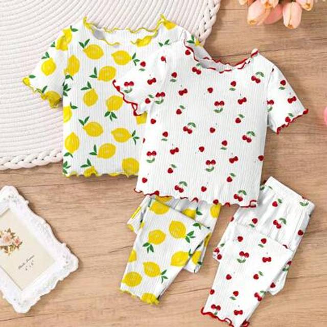 SHEIN Baby Girls&#39; Cherry & Lemon Pattern Pajama Sets With Ruffle Trim Color Block, Suitable For Spring/Summer
