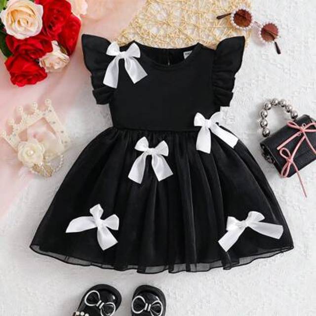 SHEIN Baby Girl Elegant Sweet Casual Black & White Dress For Spring/Summer, Combining Classic Black & White With Adorable Details Like 3D Bow & Ruffle Sleev