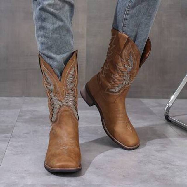 SHEIN Plus Size Men Square Toe Wide-Last Western Boots, Chunky Heel Cowboy Boots With Laser Embroidery, Brown