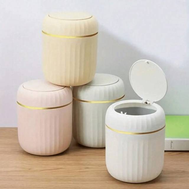 SHEIN 1PC Mini Garbage Bin, Covered Small Trash Can, Desktop Trash Can, Plastic Desktop Waste Paper Basket, Swing-Top Design To Prevent Odor Leakage, Used F
