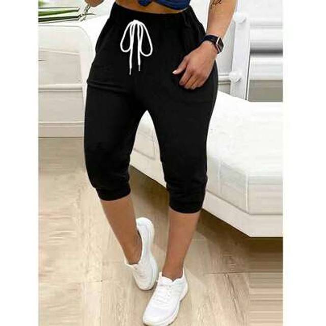 SHEIN Plus Size Casual Solid Color Knee-Length Shorts