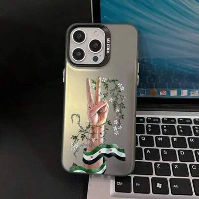 SHEIN 1pc Unique Design Victory Sign & Floral Hand Gesture Flag Print Spliced Colorblock Shockproof Phone Case, Suitable For Self-Use Or Gifting, Compatible