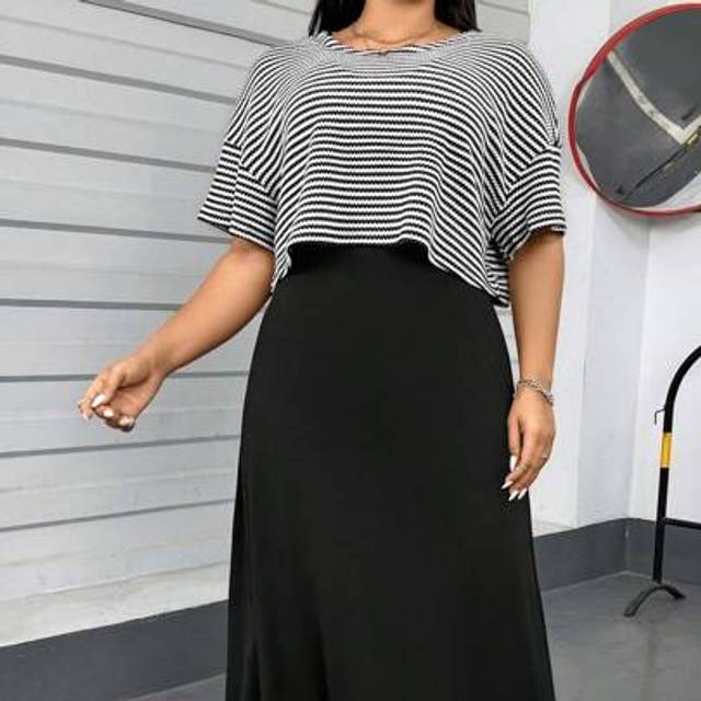 SHEIN Plus Size Women&#39;s Spring And Summer Fashion Popular Leisure Loose Comfortable Daily Slim Black And White Striped Short-Sleeved Short Top And Black Ves