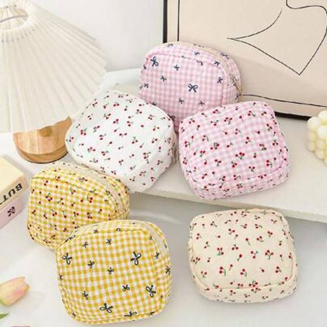 SHEIN 1 PC Cute Cherry Quilted Bag Portable Make Up Bag,Fashionable And Casual Large Capacity Portable Zipper Makeup Bags,Travel And Vacation Essentials Cos