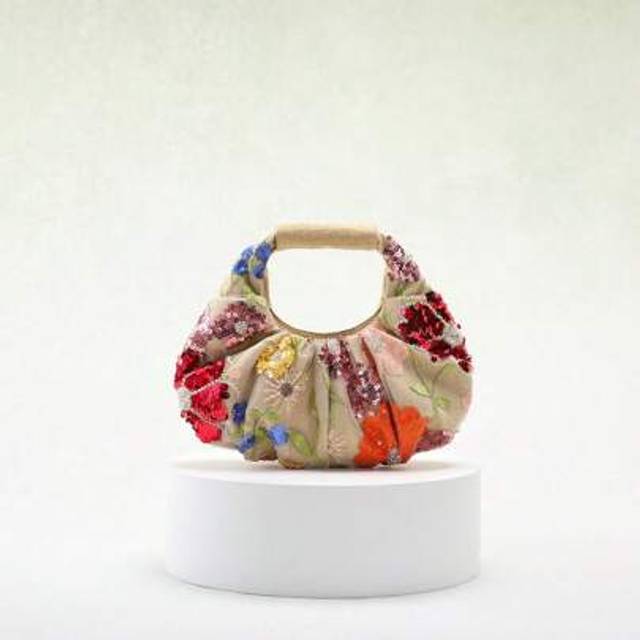 SHEIN 1pc SCULPTEDSTYLE BAGS Colorful PVC Sequins Contrast Mesh Embroidery Floral, Leaf, Cloud Pattern Pleated Handbag, Fashionable Summer Vacation Style Fo