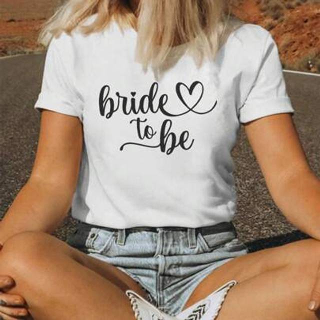 SHEIN Wedding Season &#34;Bride To Be&#34; Letter Slogan Loose Round Neck Short Sleeve T-Shirt For Bride