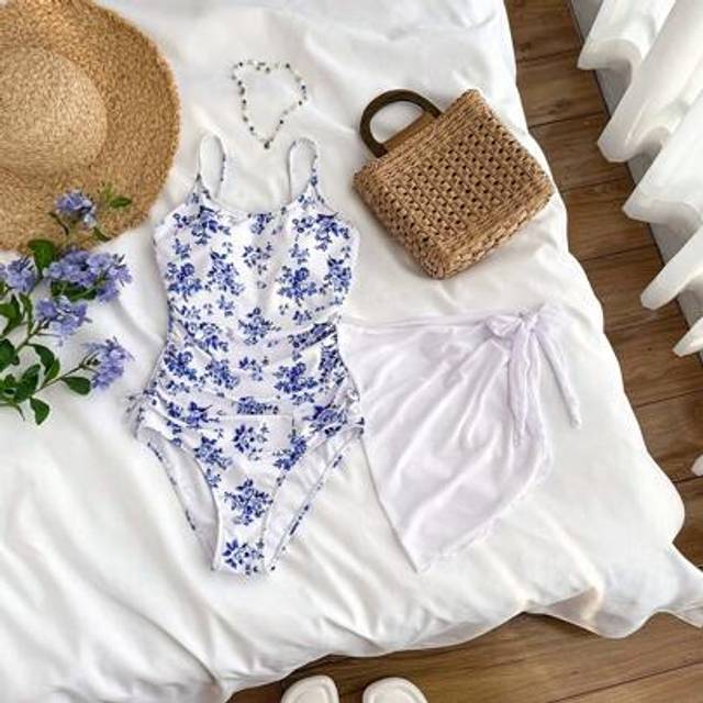 SHEIN Teen Girls Vacation Ditsy Floral Side Bow Decor Casual One-Piece Swimsuit With Cover-Up Skirt