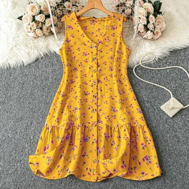SHEIN Plus Size Women&#39;s Spring/Summer Sleeveless Patchwork Ruffle Hem Simple V-Neck Stripe Print Faux Embroidery Casual Dress, Front Button Design