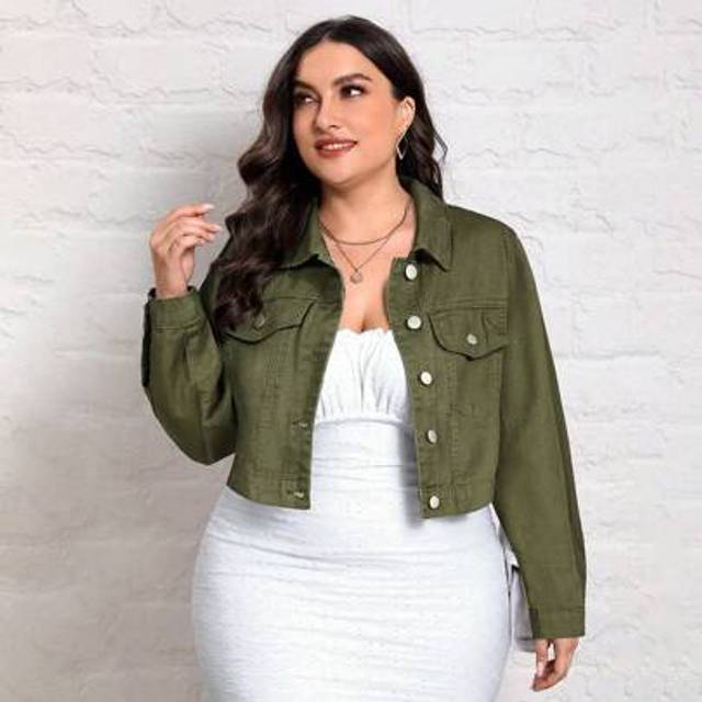 SHEIN Plus Size Vintage Short Metal Button Denim Jacket