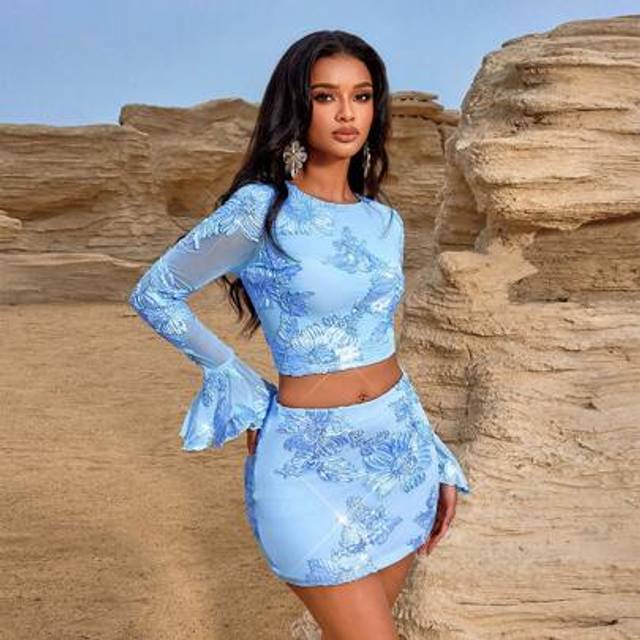 SHEIN 2pcs/Set Women 3D Embroidered Hollow Back Bell Sleeve Cropped Top And Bodycon Mini Skirt Suit, Suitable For Daily And Party Occasions