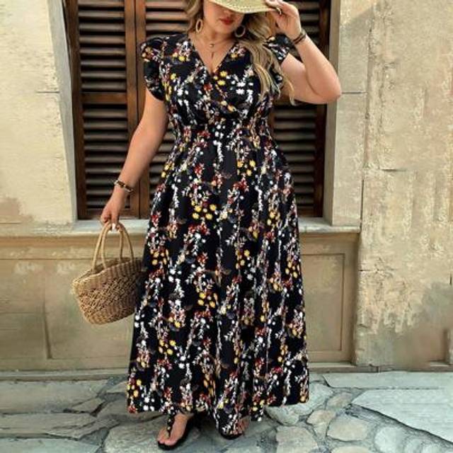 SHEIN Plus Size Women&#39;s Boho Maxi Dress: Black Ditsy Floral, V-Neck, Cap Sleeves, And Layered Hem For A Flowing Silhouette