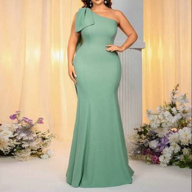 SHEIN Plus Size Elegant Minimalist Green Asymmetrical Neck Bow Decor Waisted A-Line Long Bridesmaid Dress