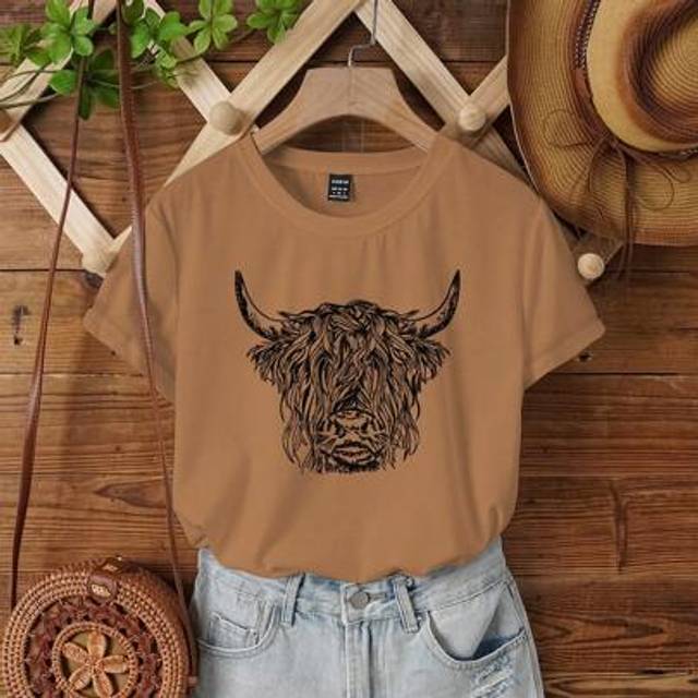 INAWLY Cute Shaggy Highland Cow Print T-Shirt, Western Farm Animal Graphic Loose Round Neck Short Sleeve Tee For Women
