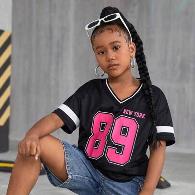 SHEIN SLAYR KIDS Tween Girls Fashion Street Knitted V-Neck Loose Casual Short Sleeve Top, Spring/Summer