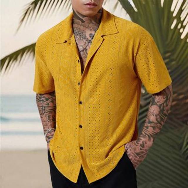 SHEIN Men&#39;s Vacation Casual Style, INS Matched With A Knitted Black And White Geometric Striped Crochet Textured Jacquard Loose Short-Sleeve Shirt. Featurin