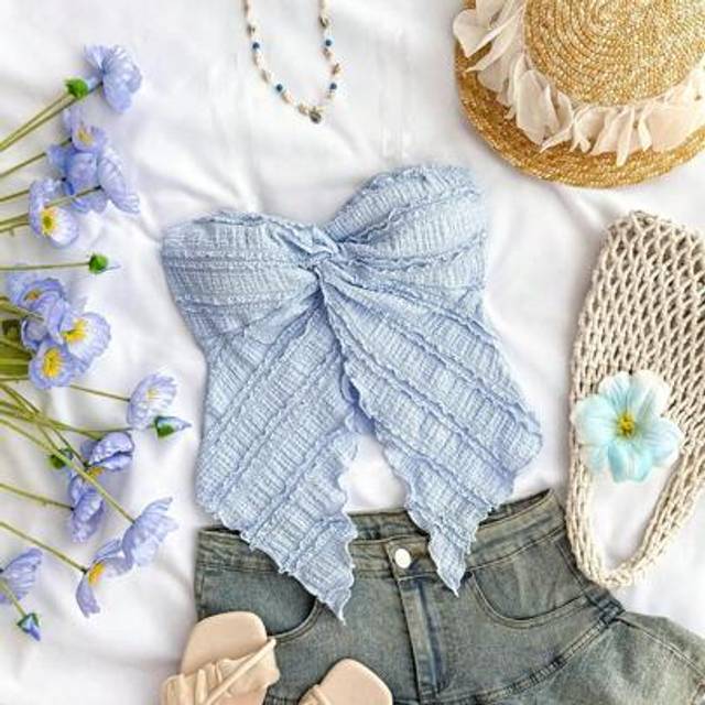 SHEIN Teen Girls&#39; Valentine&#39;s Day Resort Style Mustard Blue Textured Tube Top With Front Twist, Frill Trim Fitted Blouse. Suitable For Afternoon Tea, Street